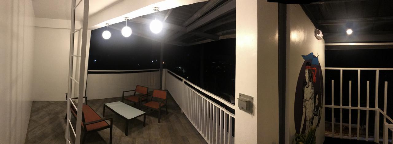 1521 Hostel Мактан Екстер'єр фото